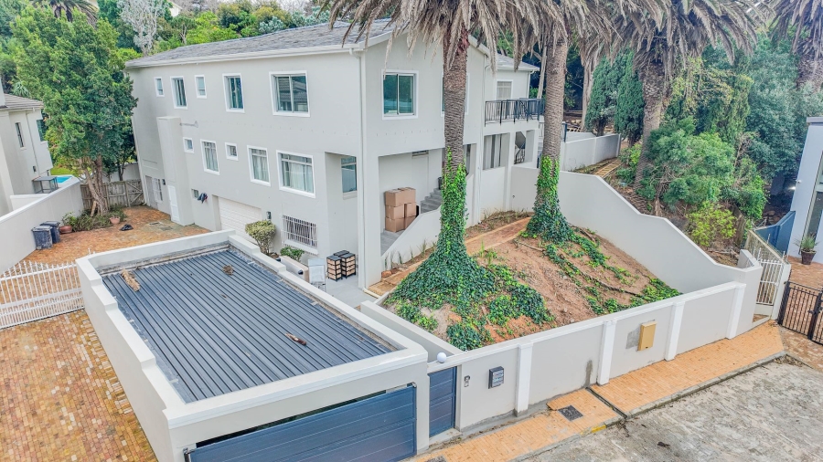 To Let 3 Bedroom Property for Rent in Bishopscourt Western Cape